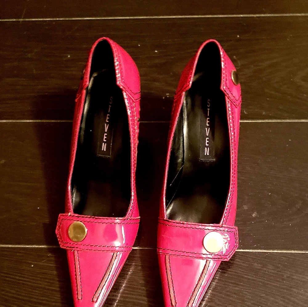 Unique Red Leather Pumps